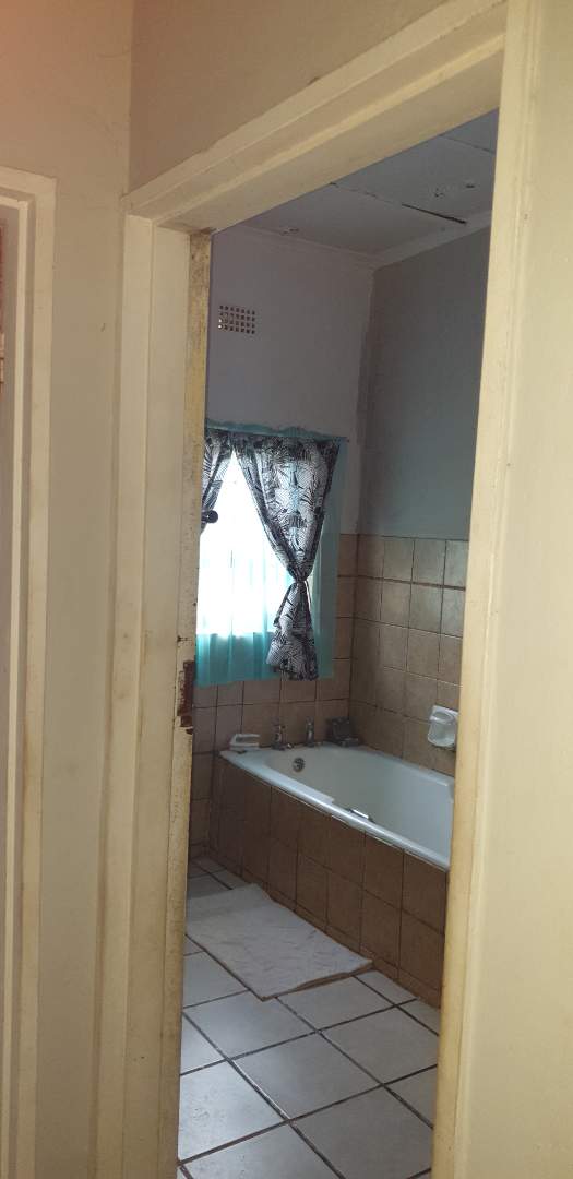 8 Bedroom Property for Sale in Uitenhage Rural Eastern Cape